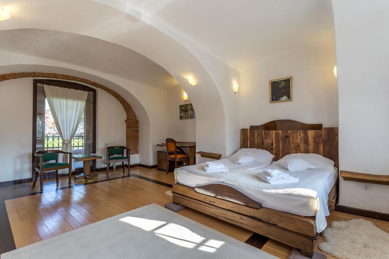 Castle Hotel Daniel Baraolt Luaran gambar
