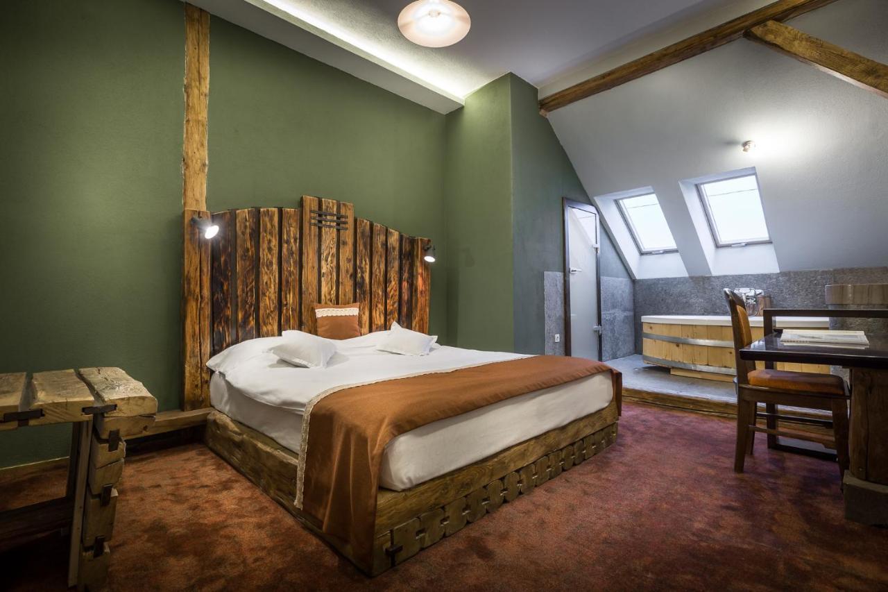 Castle Hotel Daniel Baraolt Luaran gambar