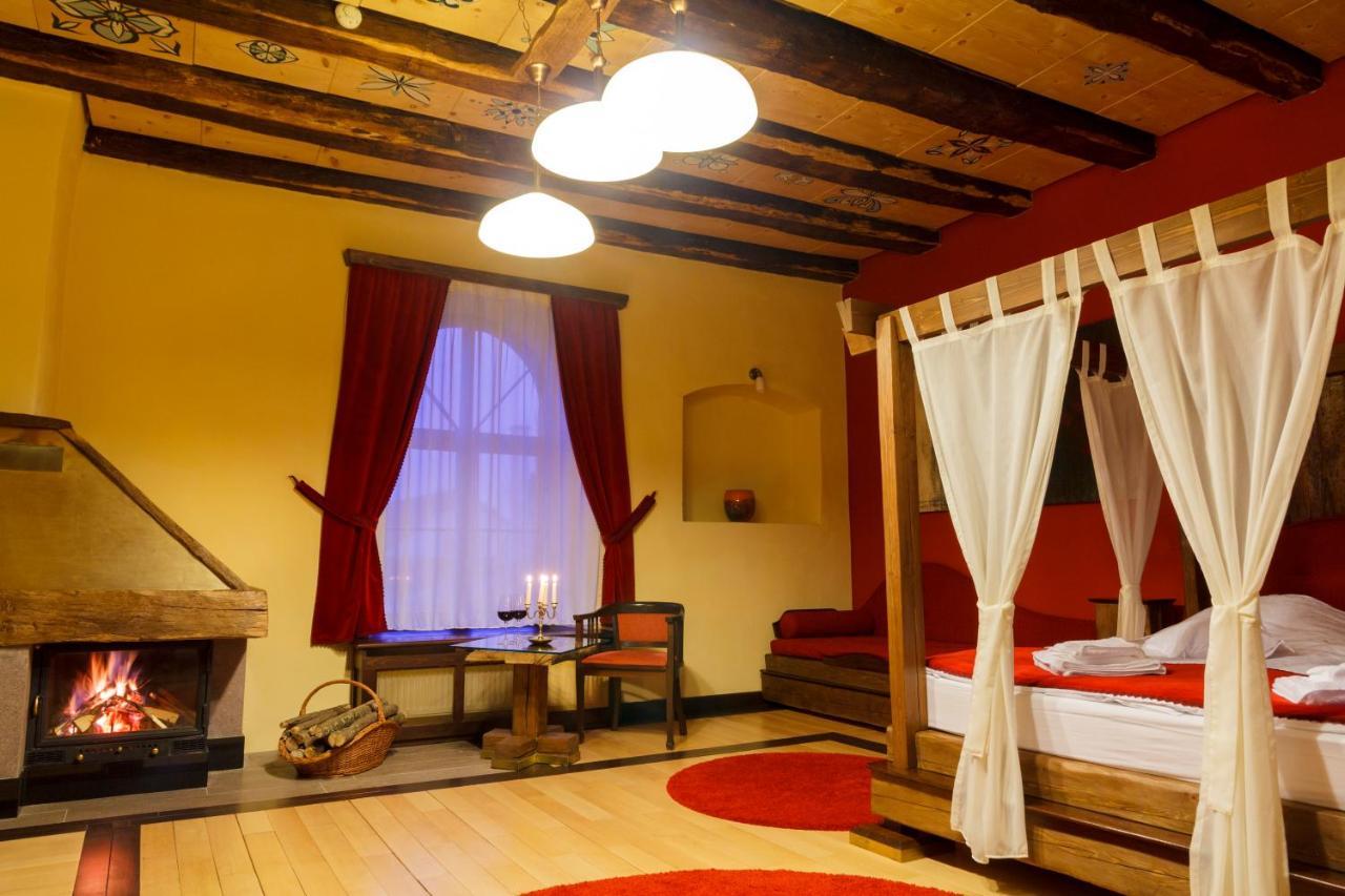 Castle Hotel Daniel Baraolt Luaran gambar