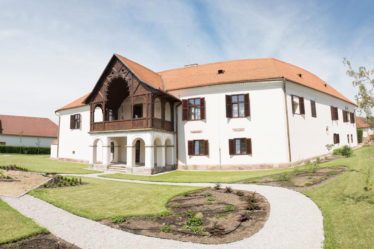 Castle Hotel Daniel Baraolt Luaran gambar
