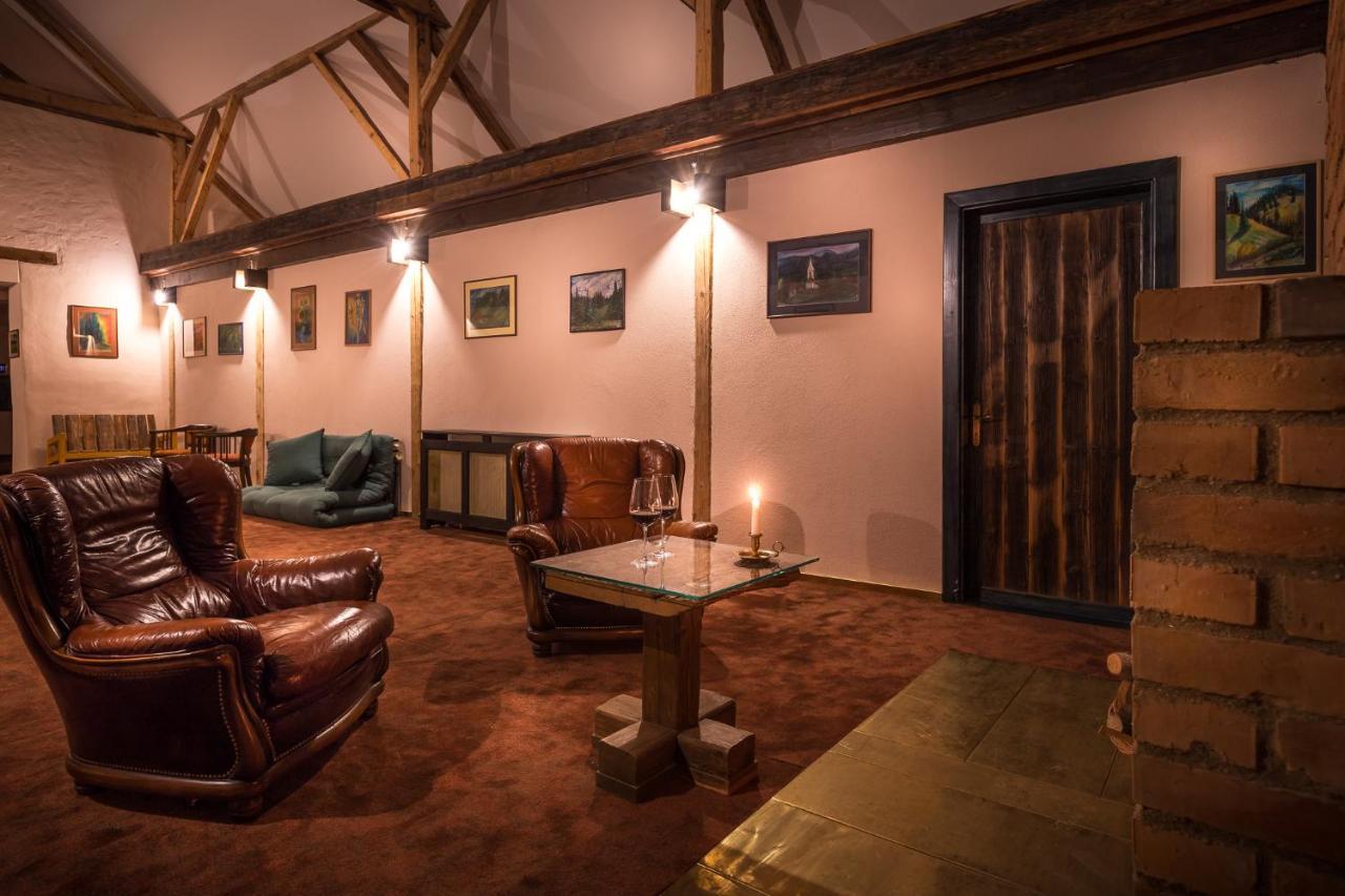 Castle Hotel Daniel Baraolt Luaran gambar